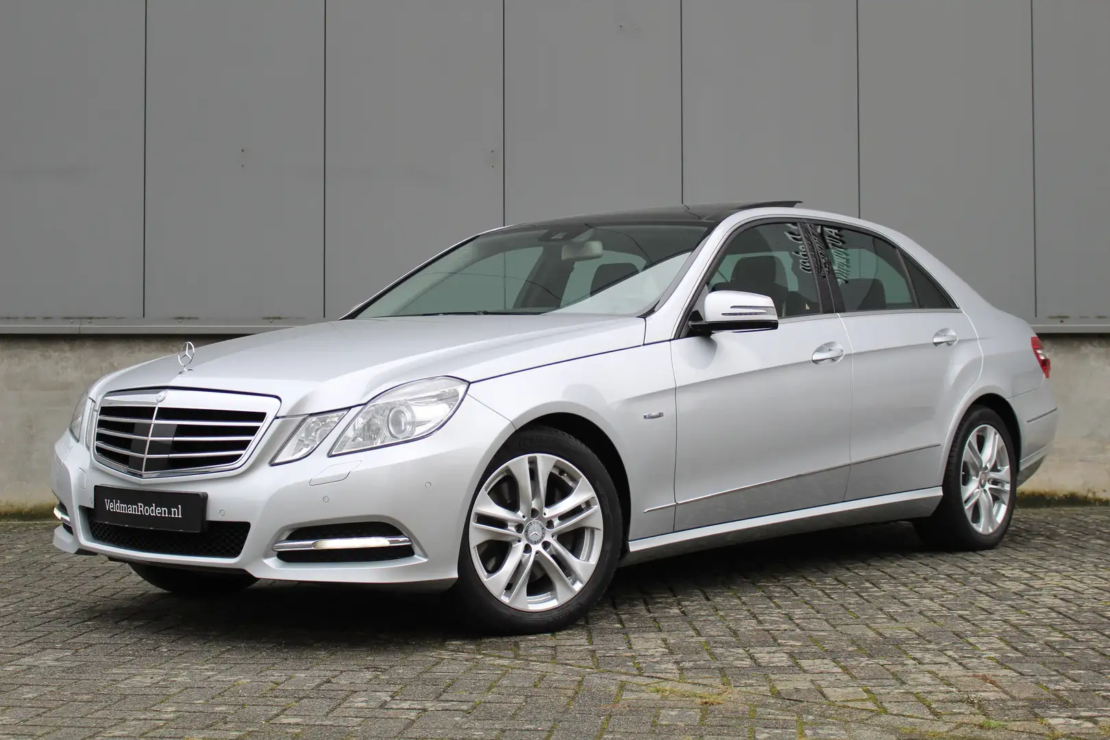 Mercedes-Benz E 350 350 CGI Avantgarde | NL AUTO | MB onderhoud | Grijs - 1