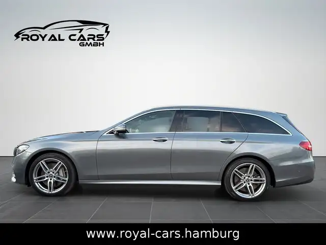 Mercedes-Benz E-Class view 4