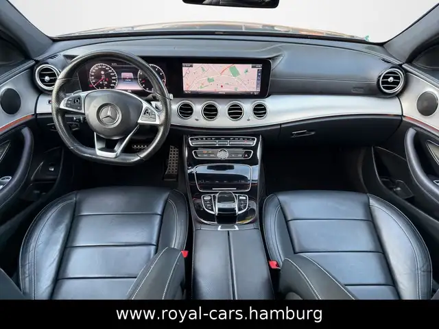 Mercedes-Benz E-Class view 12