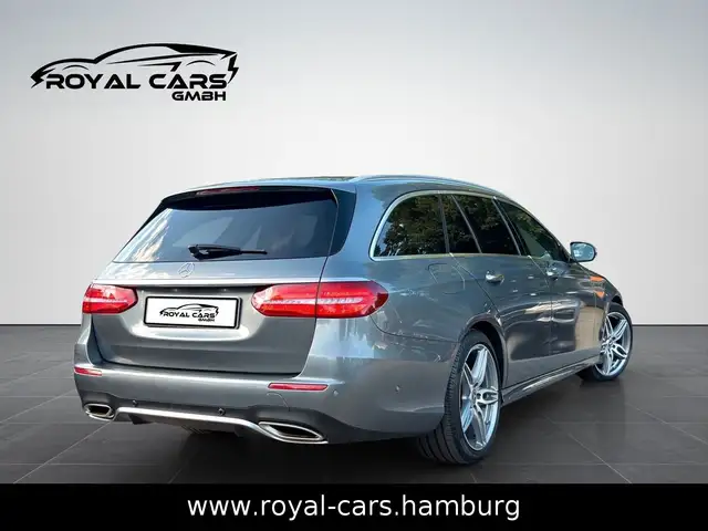 Mercedes-Benz E-Class view 9