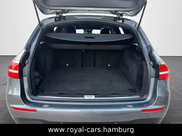 Mercedes-Benz E-Class view 8