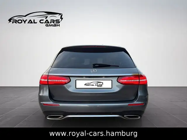Mercedes-Benz E-Class view 5