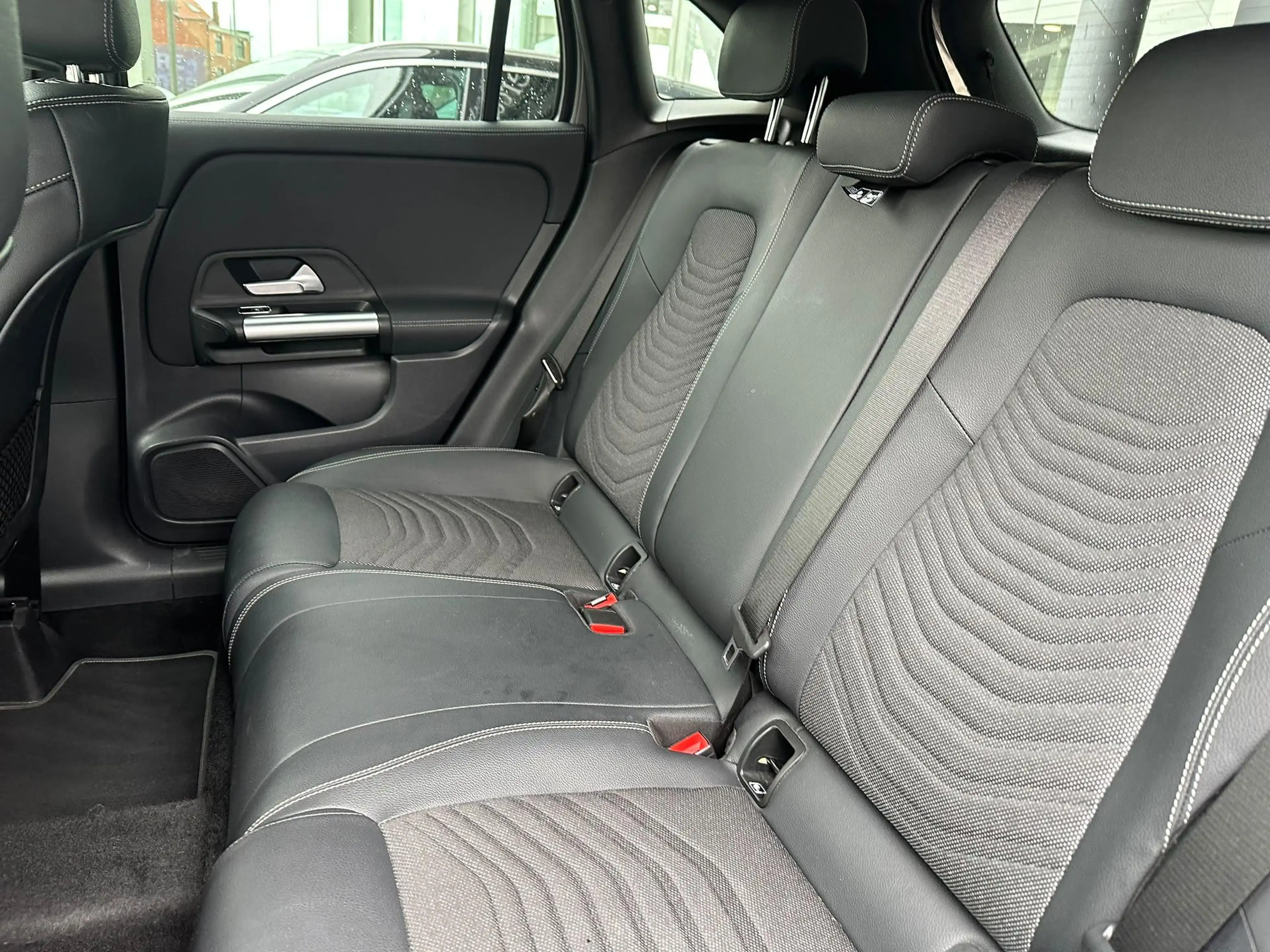 Mercedes-Benz GLA 180 GLA Business Line — photo 15