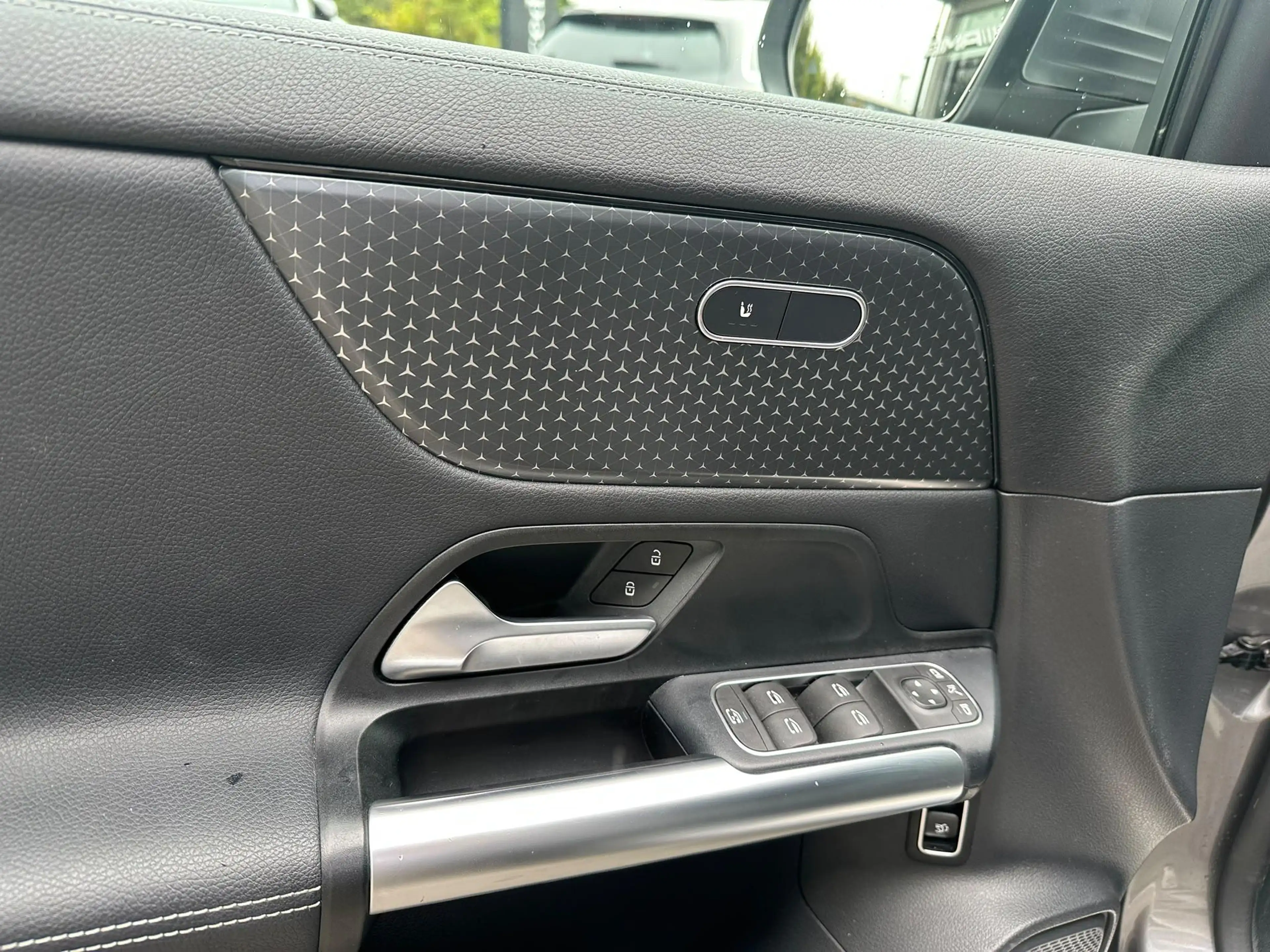 Mercedes-Benz GLA 180 GLA Business Line — photo 9