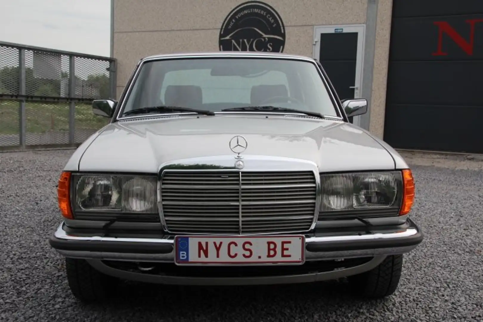 Mercedes-Benz 280 280E W123-State collection Silber - 2