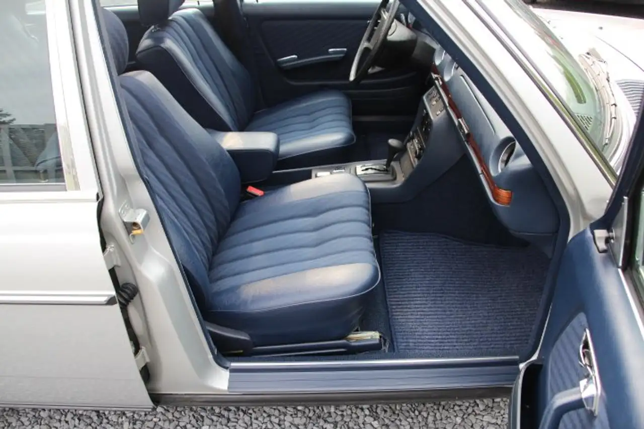 Mercedes-Benz 280E W123-State collection, foto 12