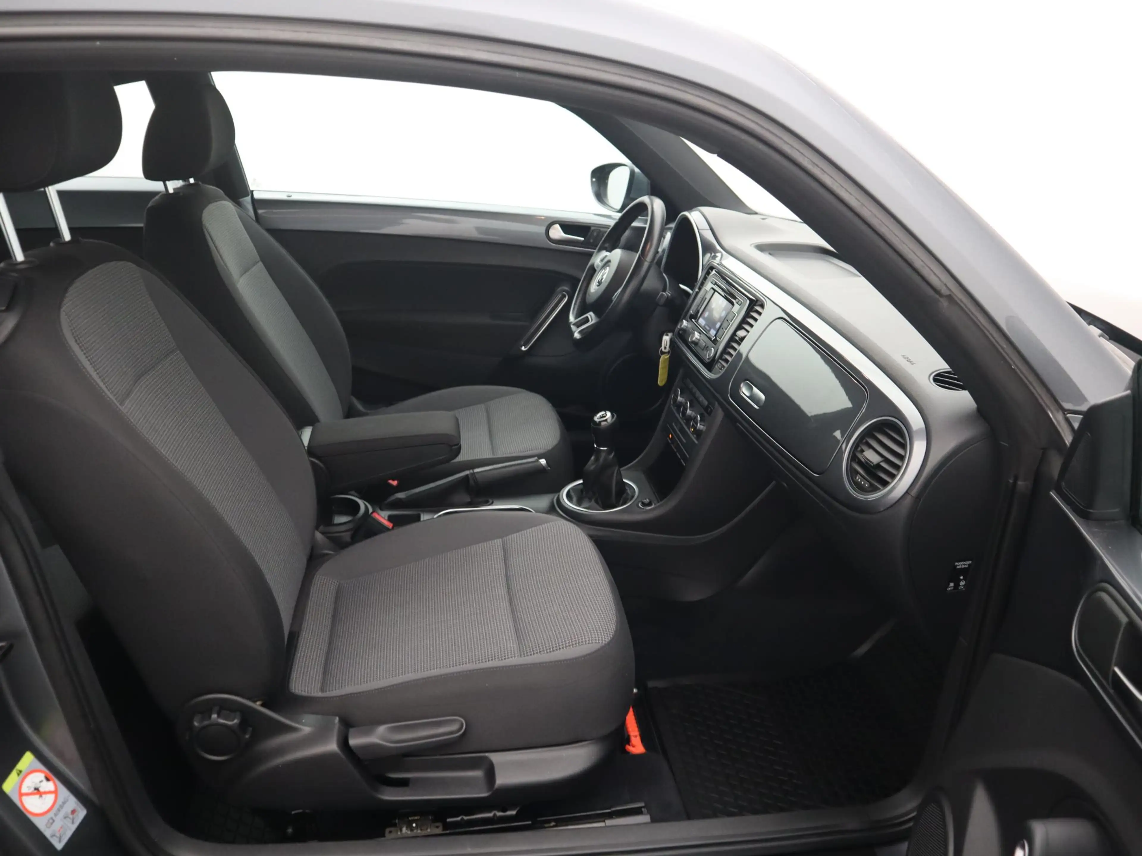 Volkswagen Beetle 1.2 TSI Design NAVI / CLIMA / PDC / BLUETOOTH / CR — photo 43