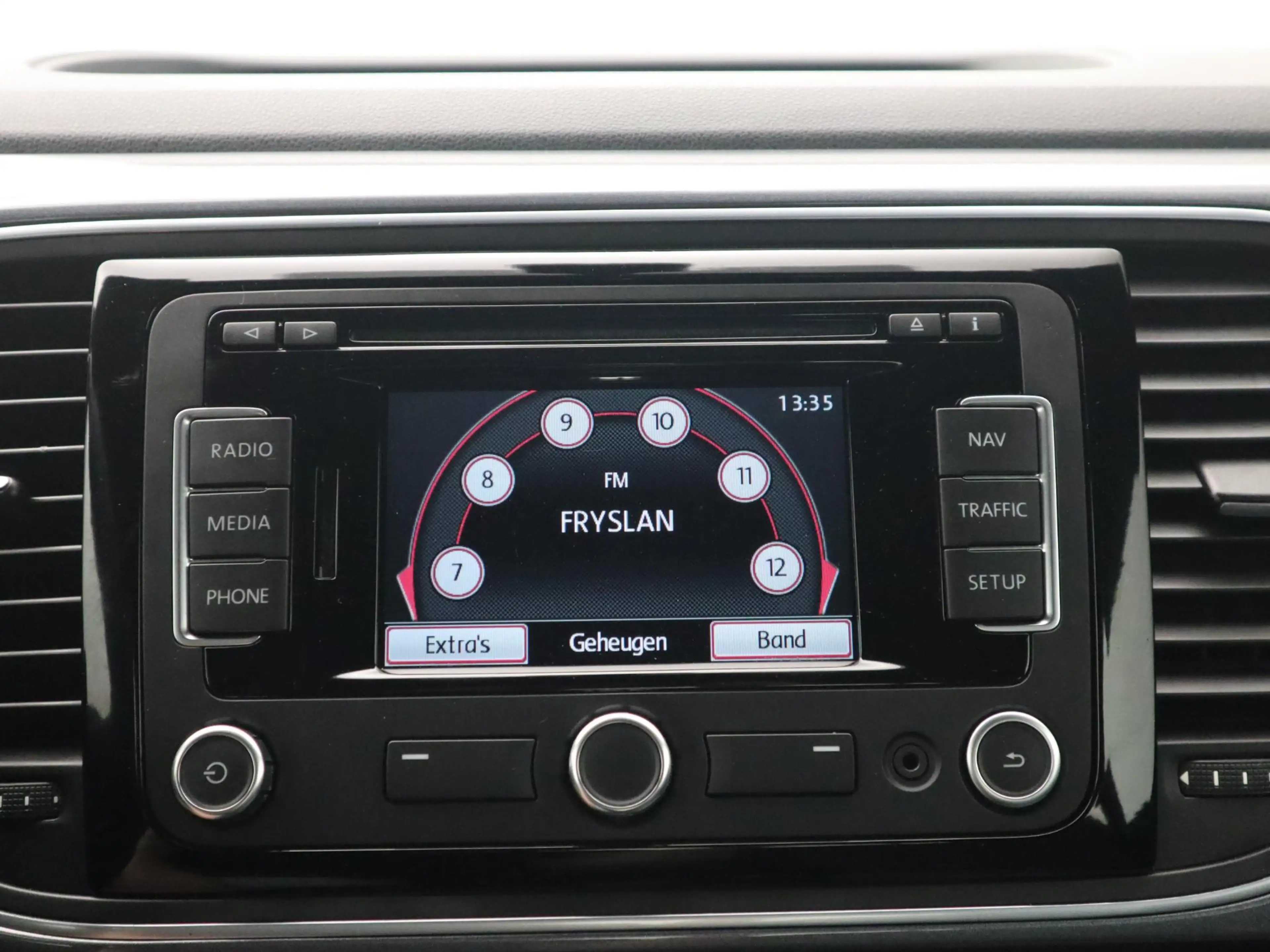 Volkswagen Beetle 1.2 TSI Design NAVI / CLIMA / PDC / BLUETOOTH / CR — photo 22