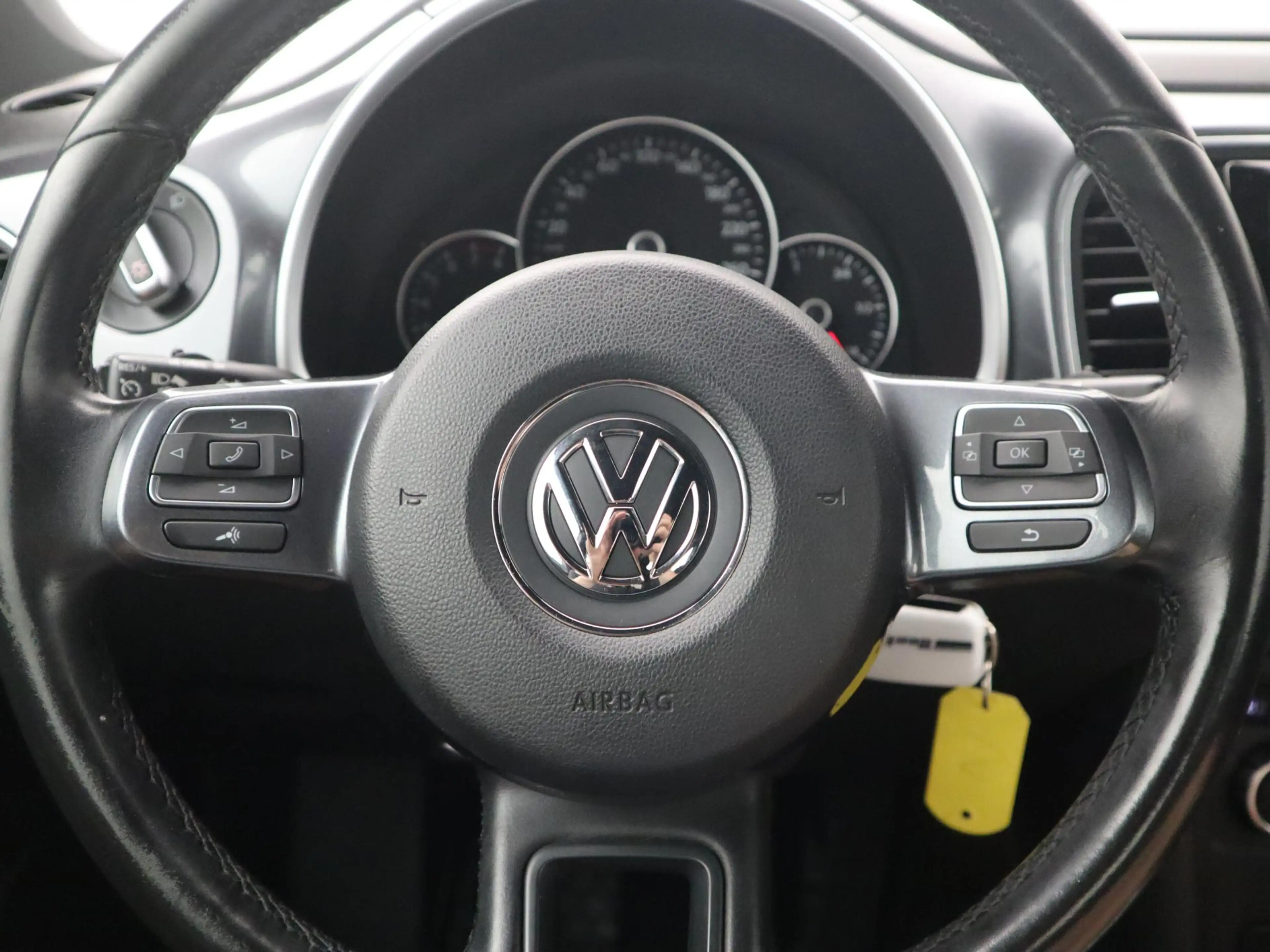 Volkswagen Beetle 1.2 TSI Design NAVI / CLIMA / PDC / BLUETOOTH / CR — photo 14