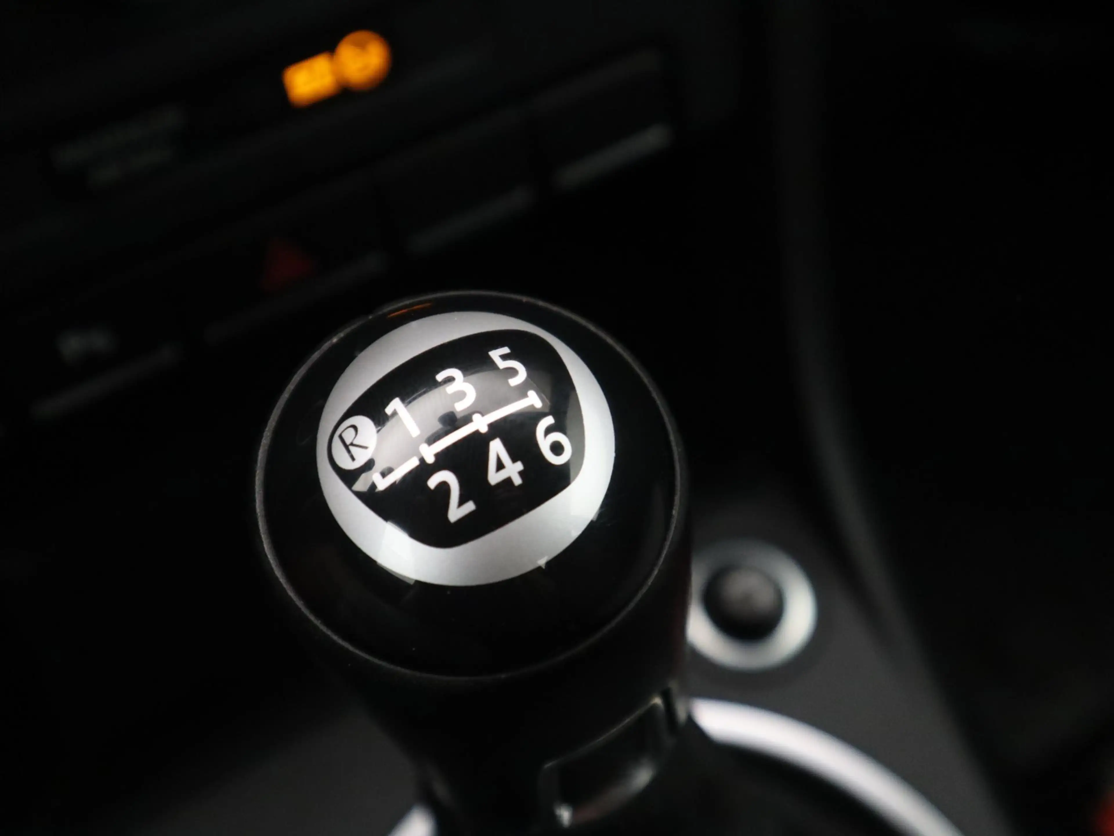 Volkswagen Beetle 1.2 TSI Design NAVI / CLIMA / PDC / BLUETOOTH / CR — photo 13