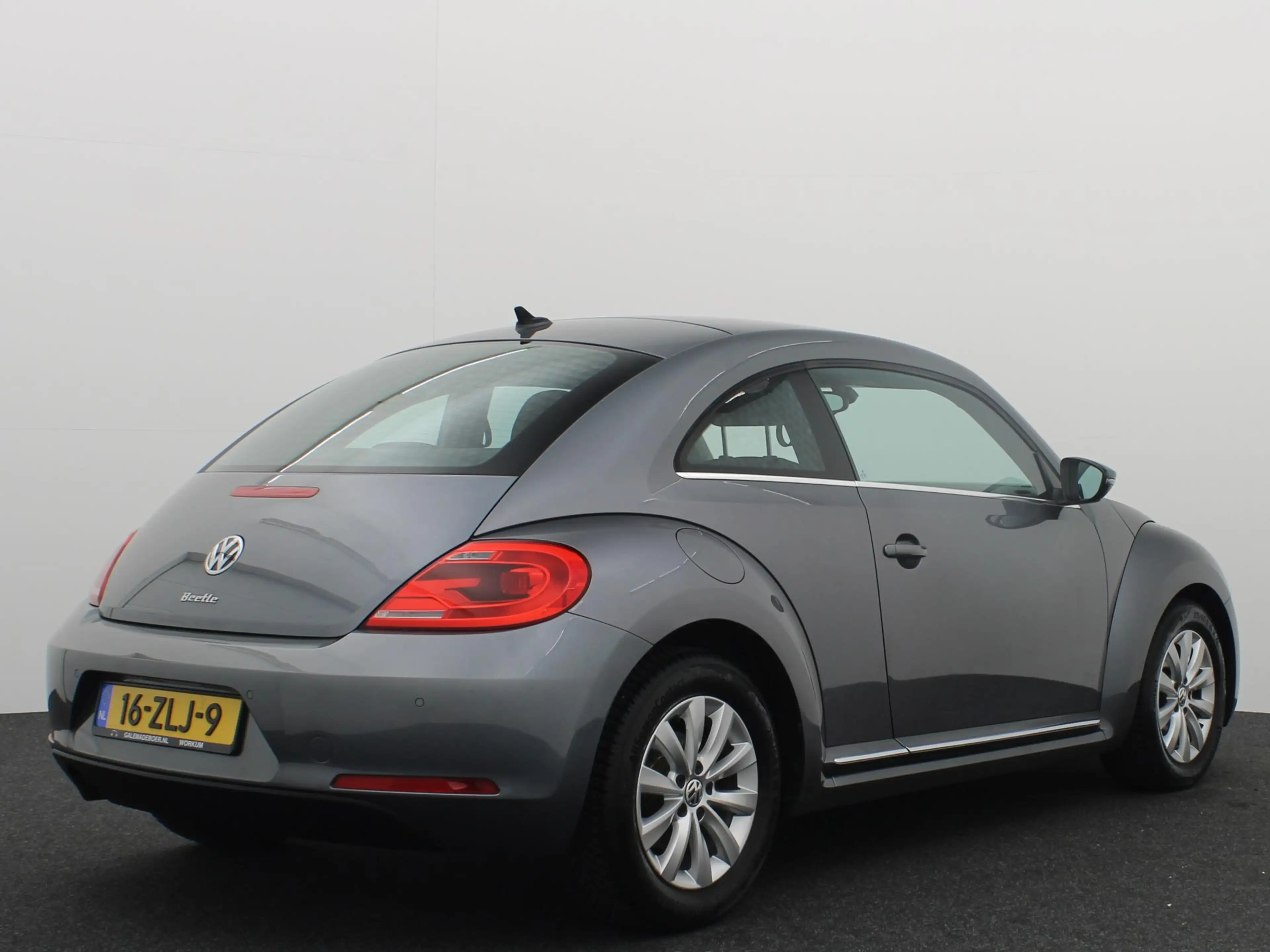Volkswagen Beetle 1.2 TSI Design NAVI / CLIMA / PDC / BLUETOOTH / CR — photo 16