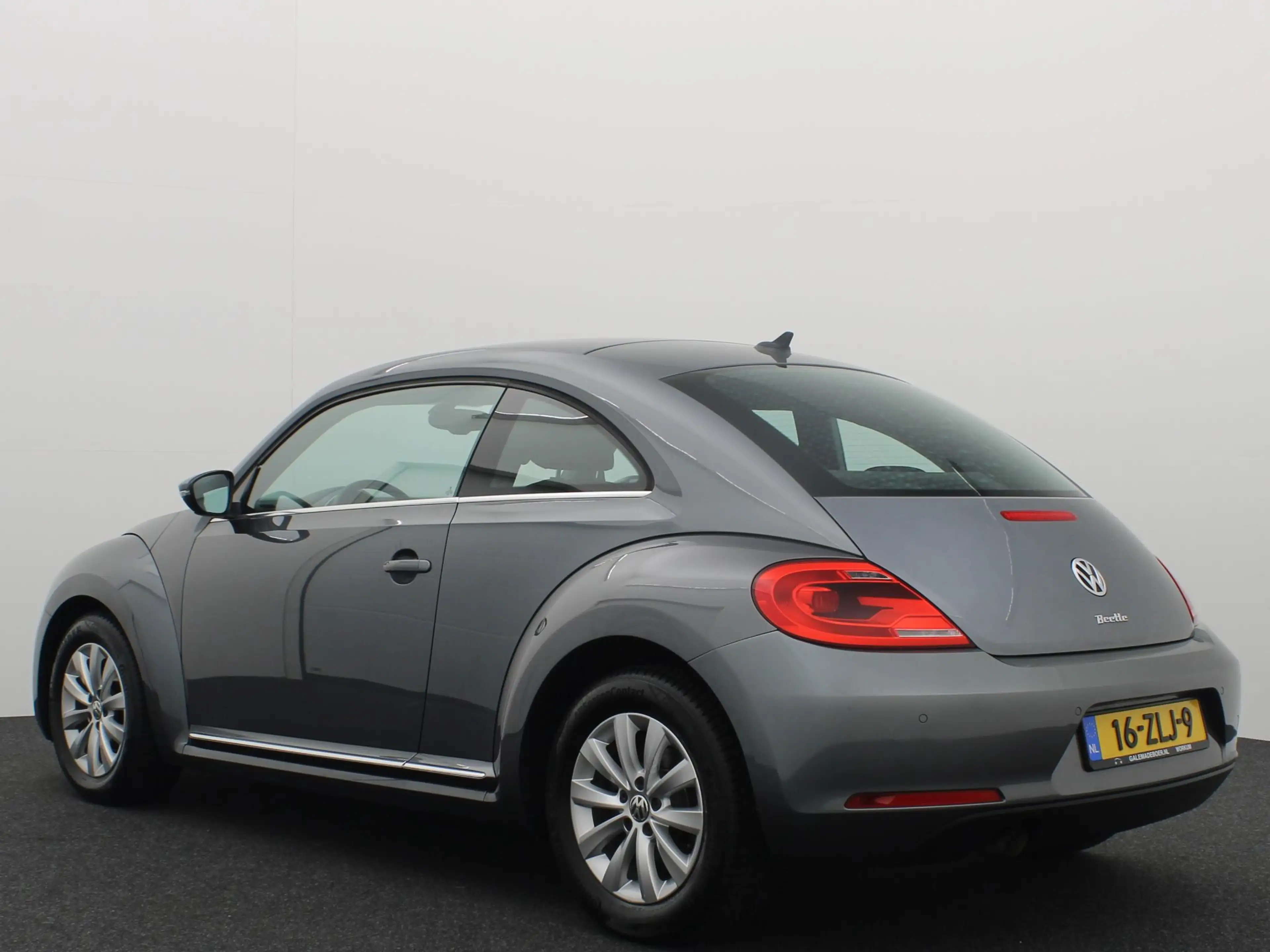 Volkswagen Beetle 1.2 TSI Design NAVI / CLIMA / PDC / BLUETOOTH / CR — photo 3