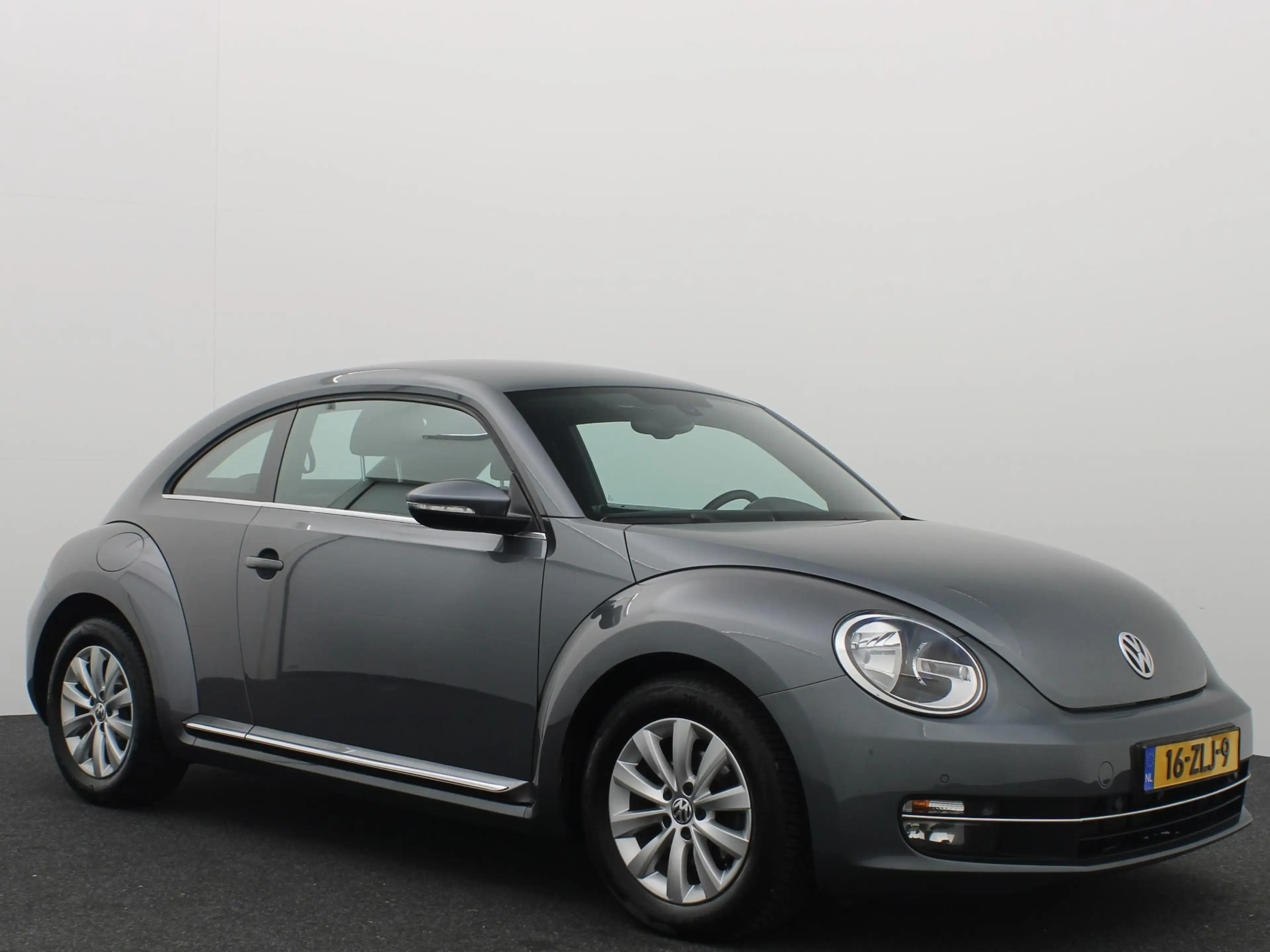 Volkswagen Beetle 1.2 TSI Design NAVI / CLIMA / PDC / BLUETOOTH / CR — photo 18