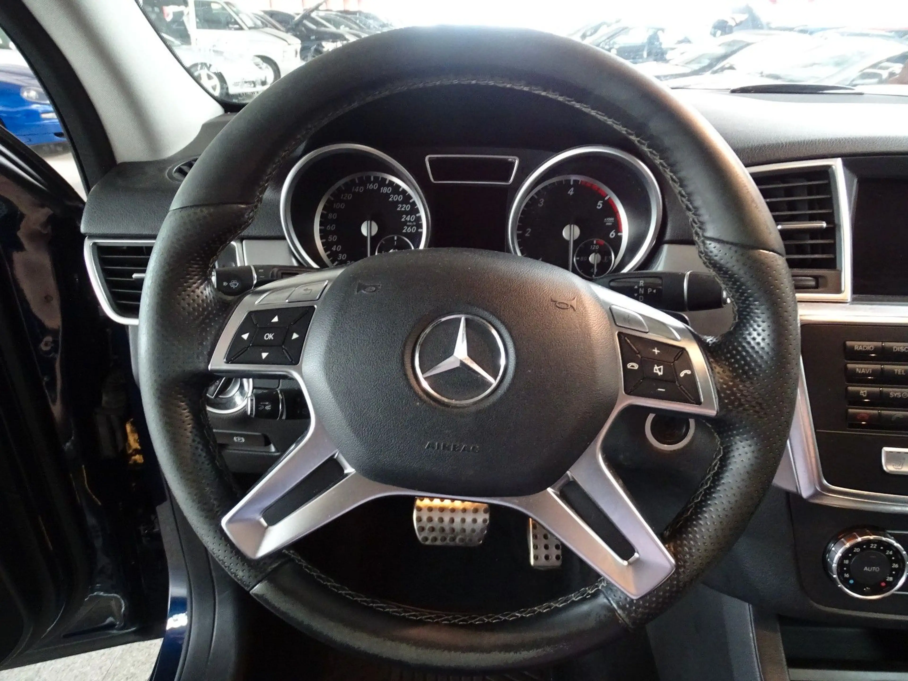 Mercedes-Benz ML 350 CDI BlueTec 4Matic*AHK+PANO+LEDER — photo 13