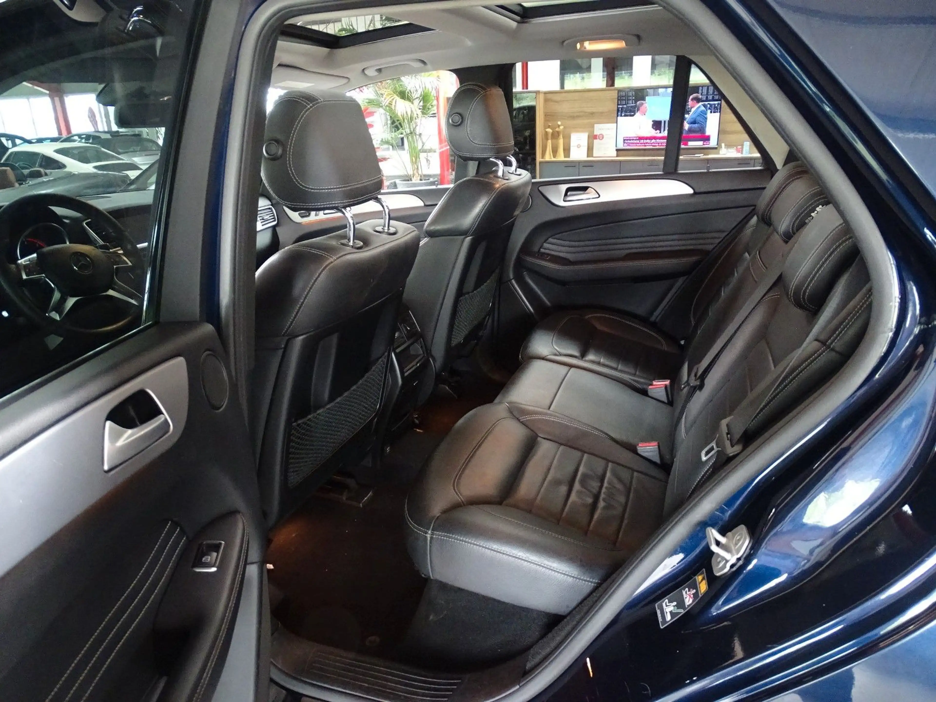 Mercedes-Benz ML 350 CDI BlueTec 4Matic*AHK+PANO+LEDER — photo 11