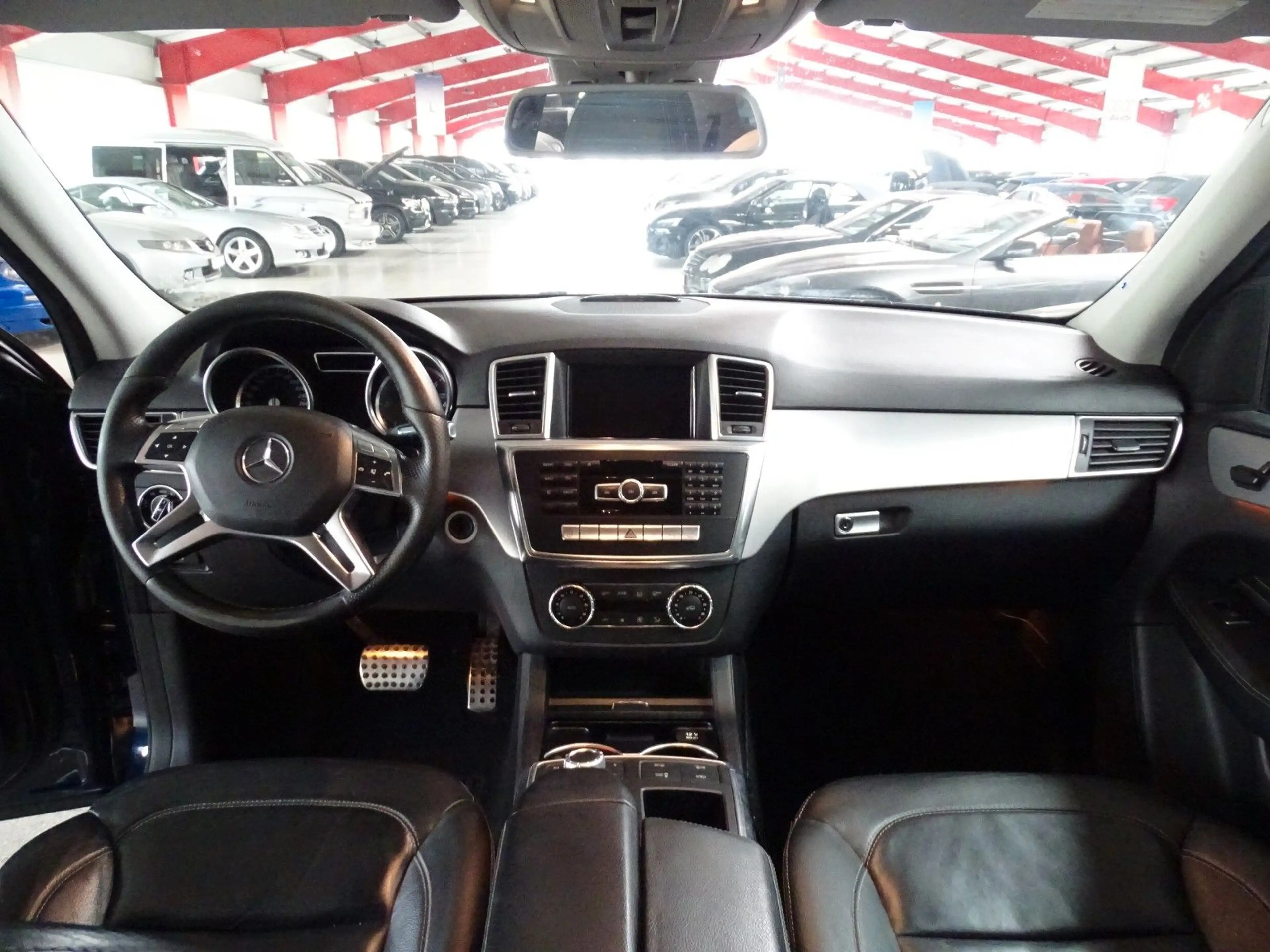 Mercedes-Benz ML 350 CDI BlueTec 4Matic*AHK+PANO+LEDER — photo 12