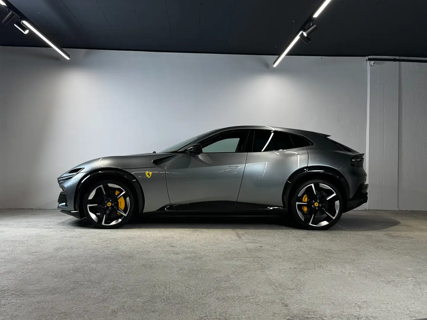 Ferrari Purosangue Gris - 2