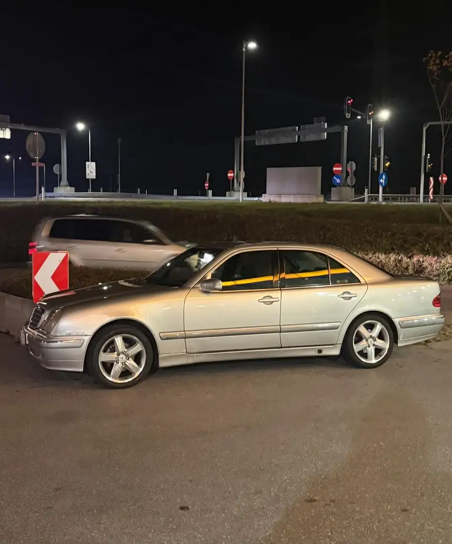 Mercedes-Benz E 200 Elegance CDI - 2