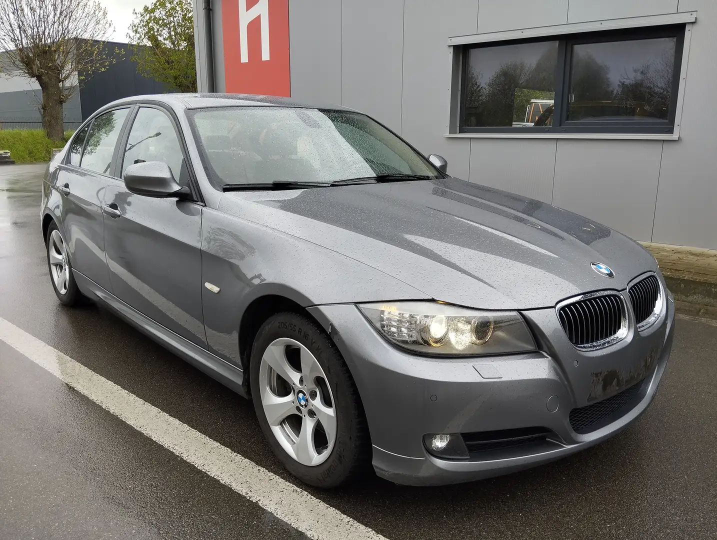 BMW 320 d cuir airco Navigation Grigio - 2