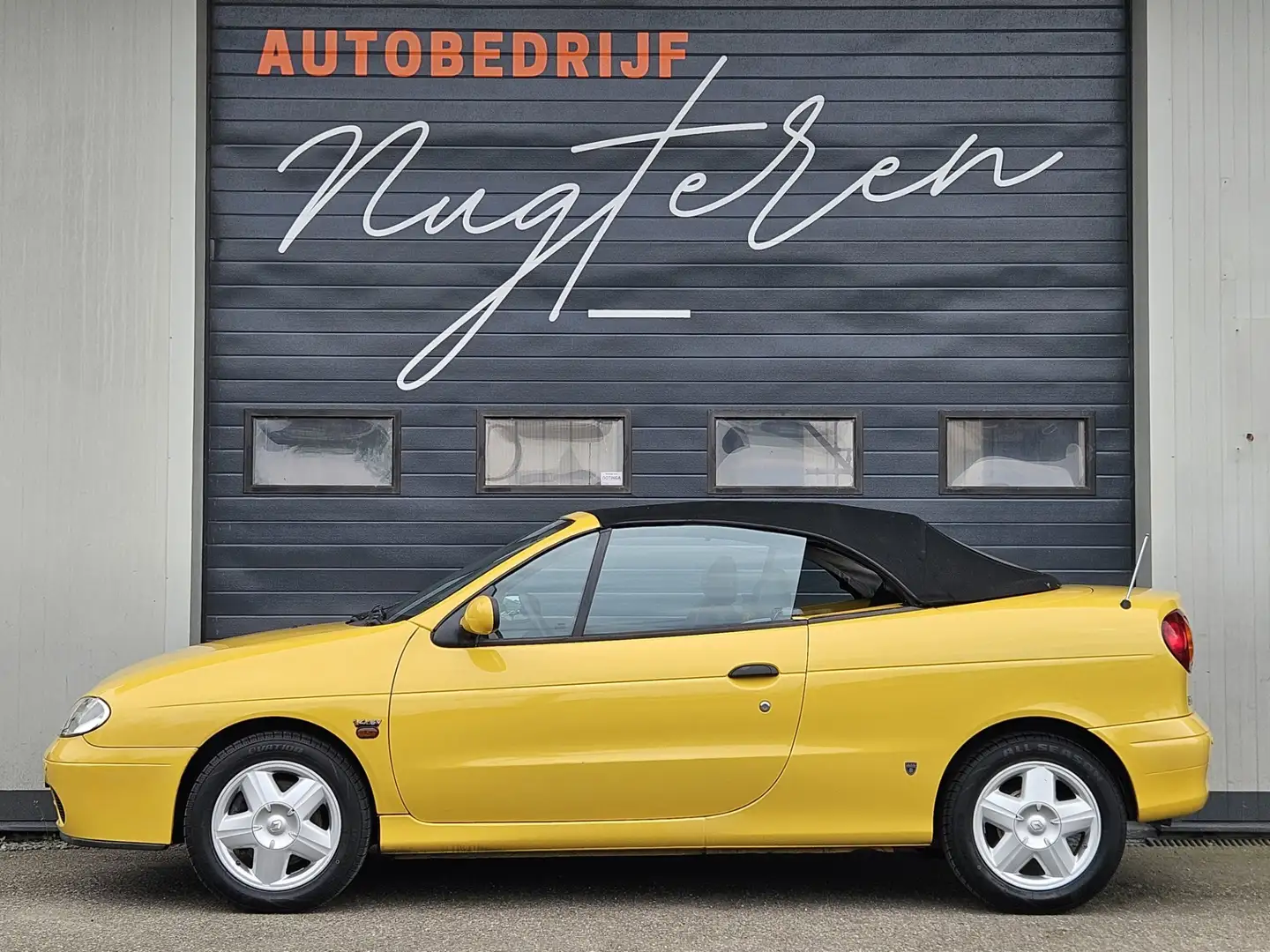 Renault Megane Cabrio 1.4-16V Sport Way | 53.000 NAP | Sarı - 2