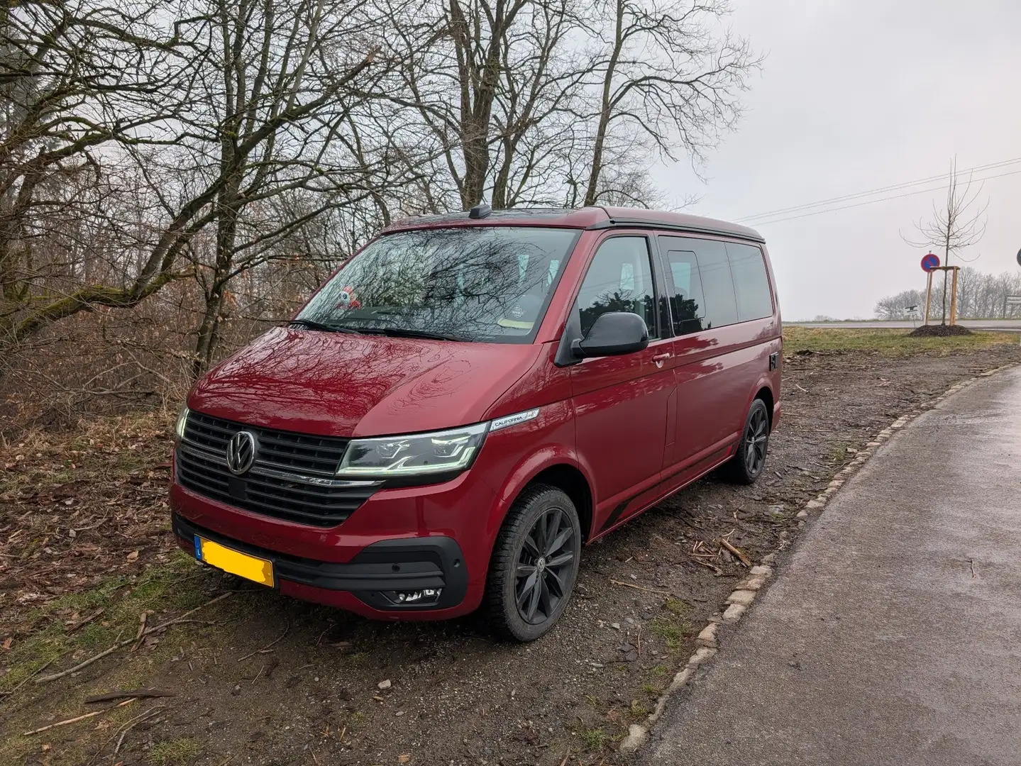 Volkswagen T6.1 California DSG Ocean Edition Rojo - 1