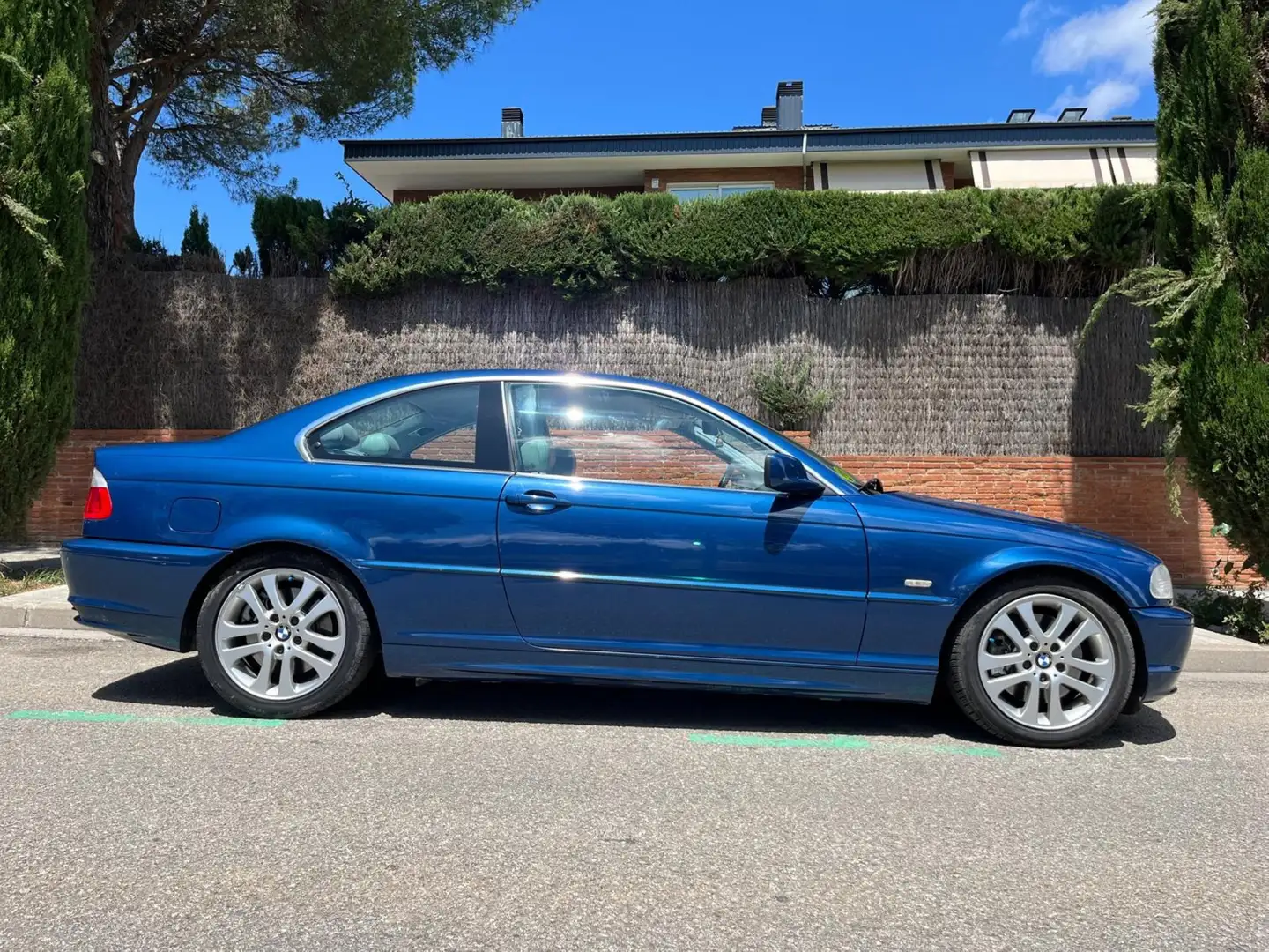 BMW 330 330 Ci Blue - 1