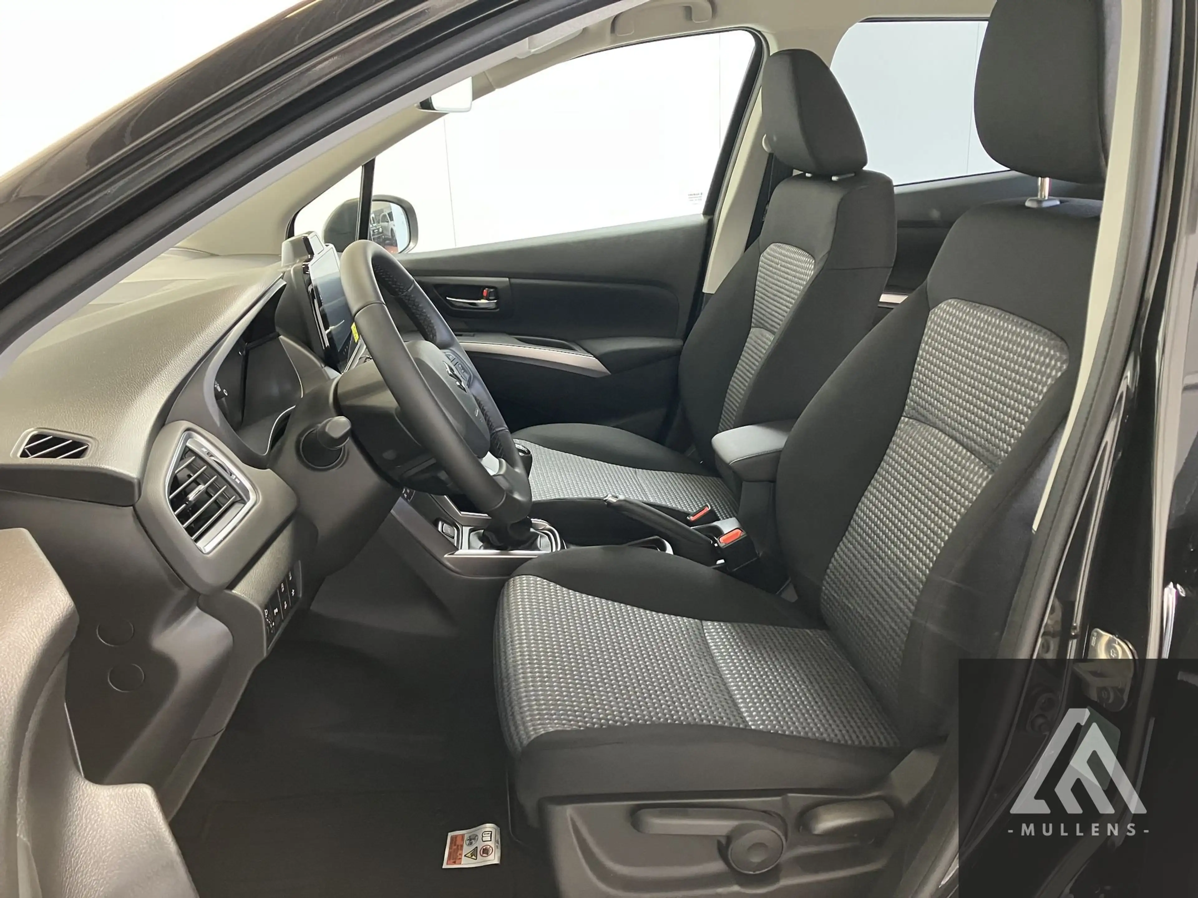 Suzuki SX4 S-Cross Grand Luxe + 2WD (MY25) — photo 9