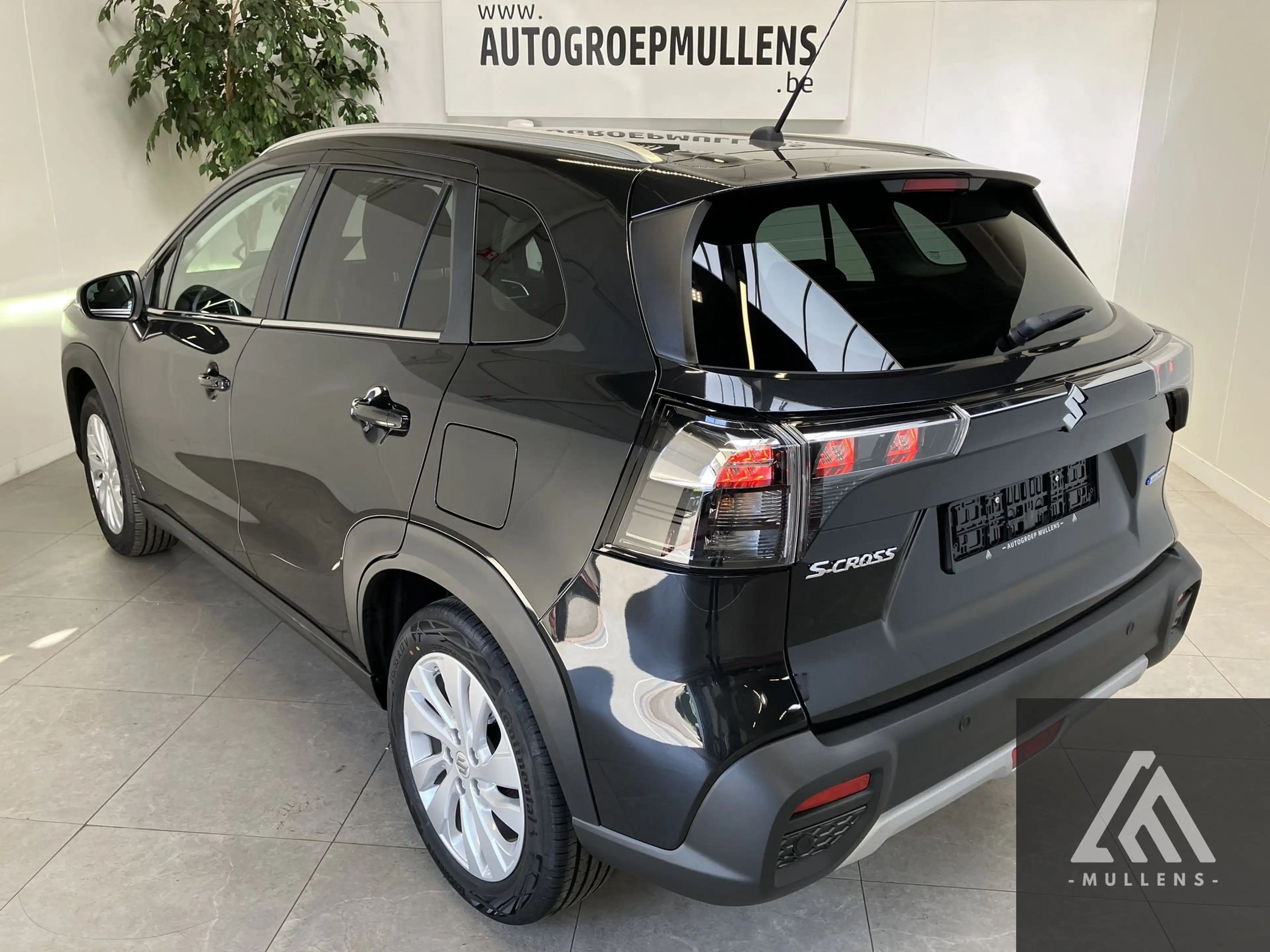 Suzuki SX4 S-Cross Grand Luxe + 2WD (MY25) — photo 5