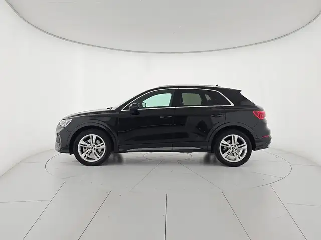 Audi Q3 view 2