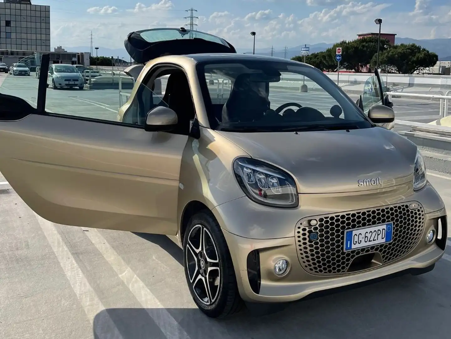 smart forTwo Fortwo III 2020 eq Pulse 22kW Zlatá - 2