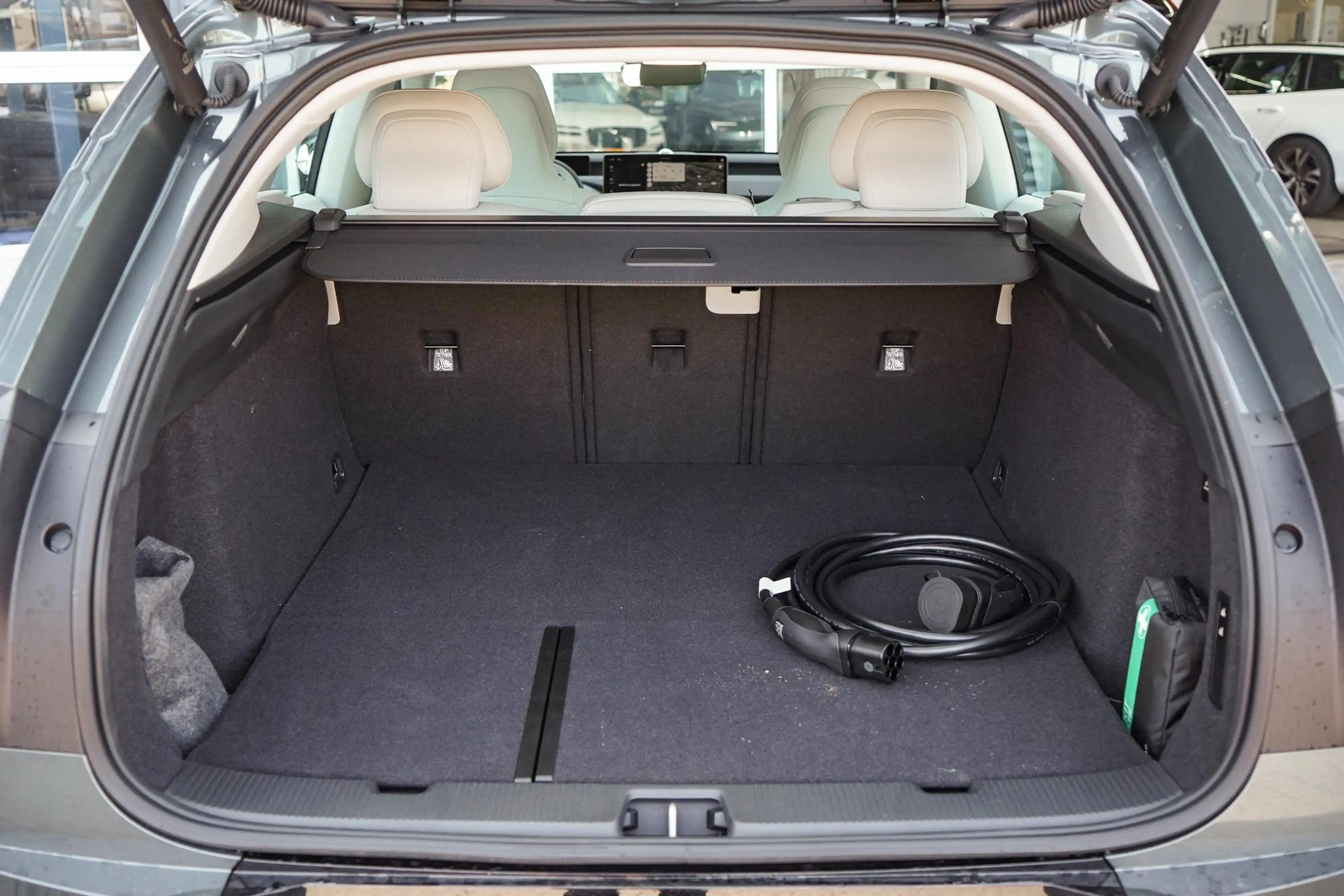 Volvo EX60 P10 AWD Ultra 95 kWh | Bowers & Wilkins | Stoel & — photo 10