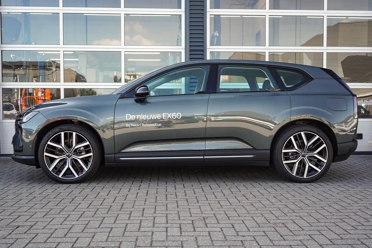 Volvo EX60 2026