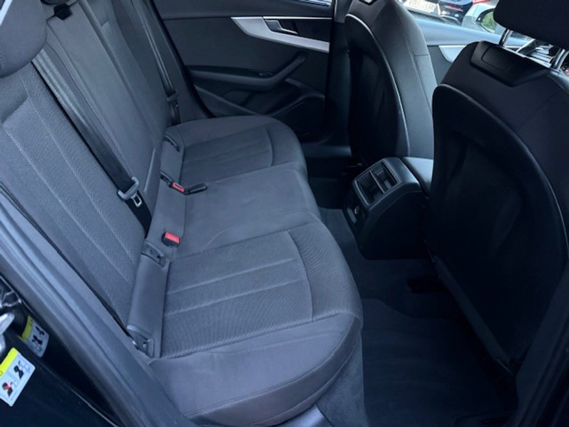 Audi A4 Avant 35 TFSI S tronic Black Edition  Camera Cruise Led AppConnect Zetelverwarming 19'' velgen — photo 10