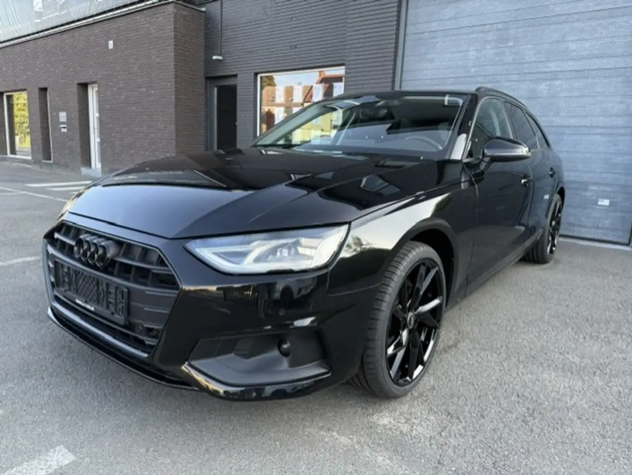 Audi A4 Avant 35 TFSI S tronic Black Edition Camera Cruise Led AppConnect Zetelverwarming 19'' velgen, миниатюра 2