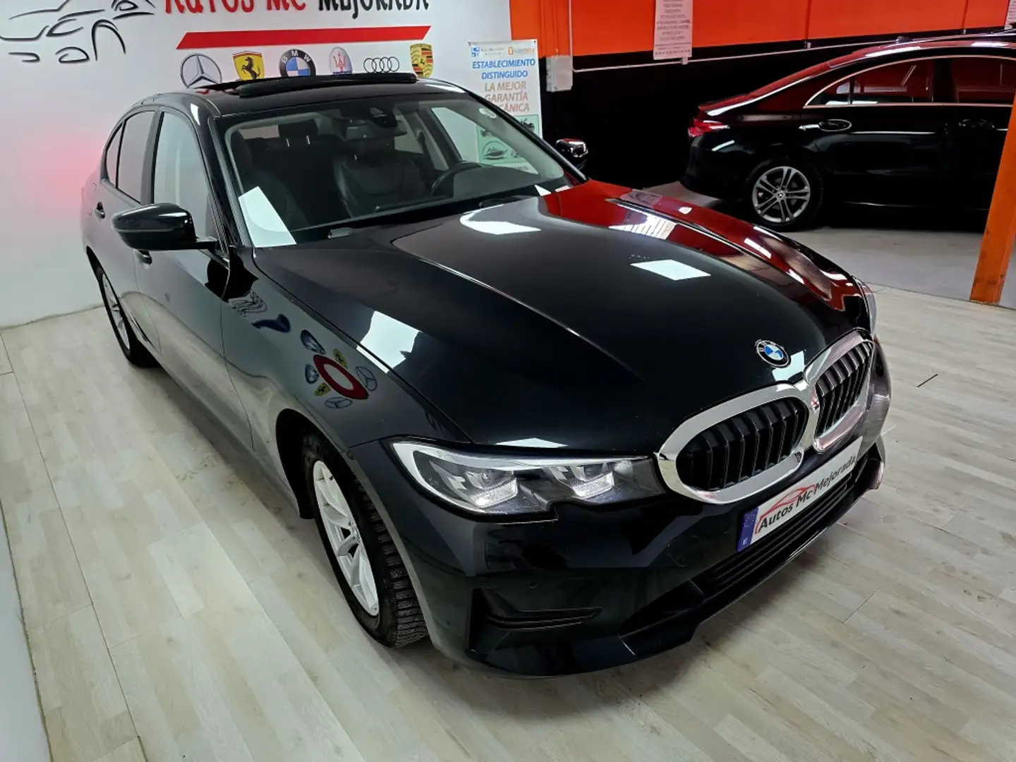 BMW 318 318d Business Schwarz - 2