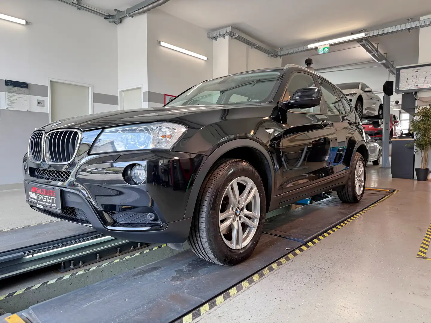 BMW X3 X3 xDrive20d Österreich-Paket | Navi | Xenon Schwarz - 2