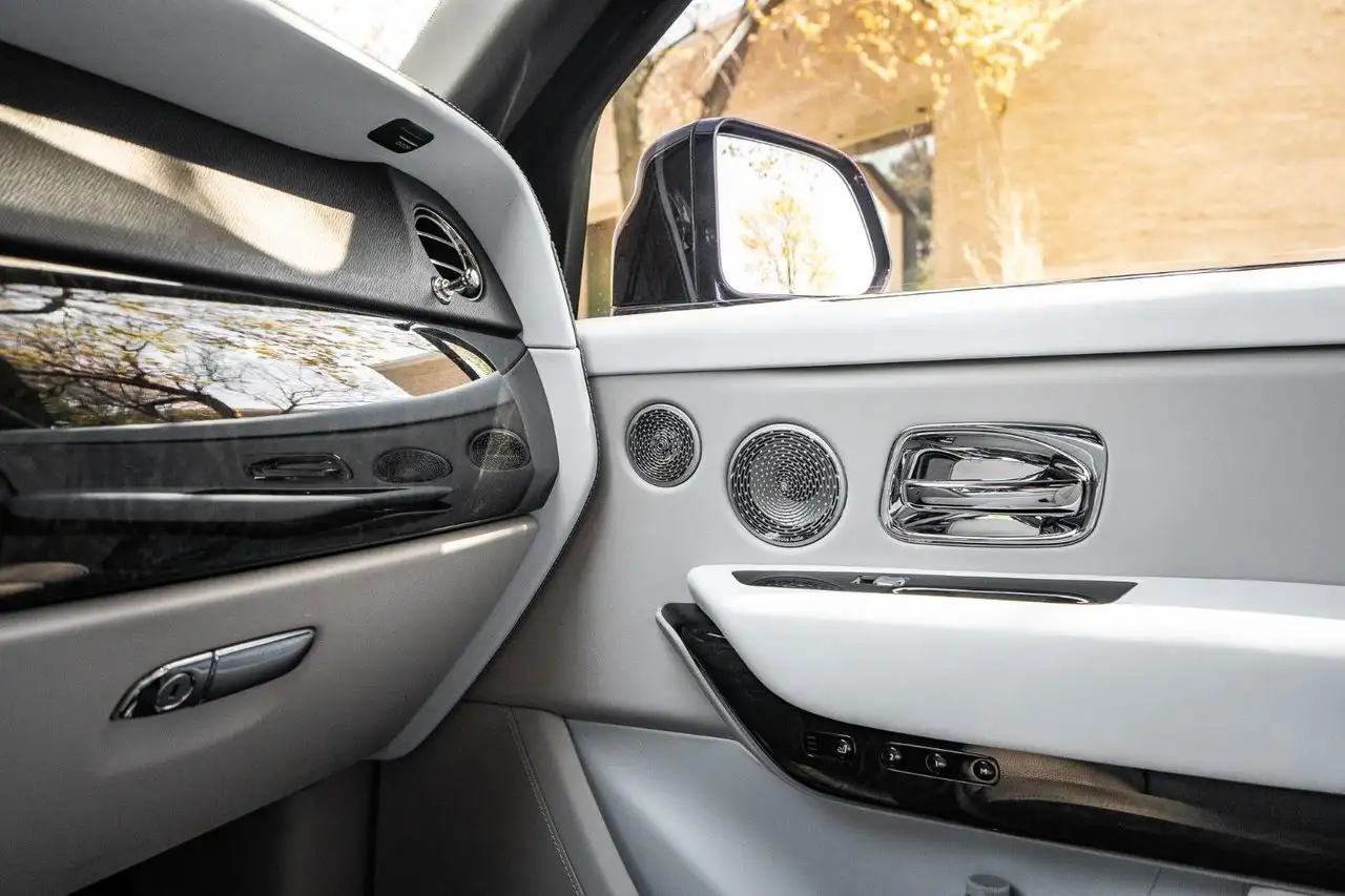 Rolls-Royce Cullinan снимка Rolls-Royce Cullinan