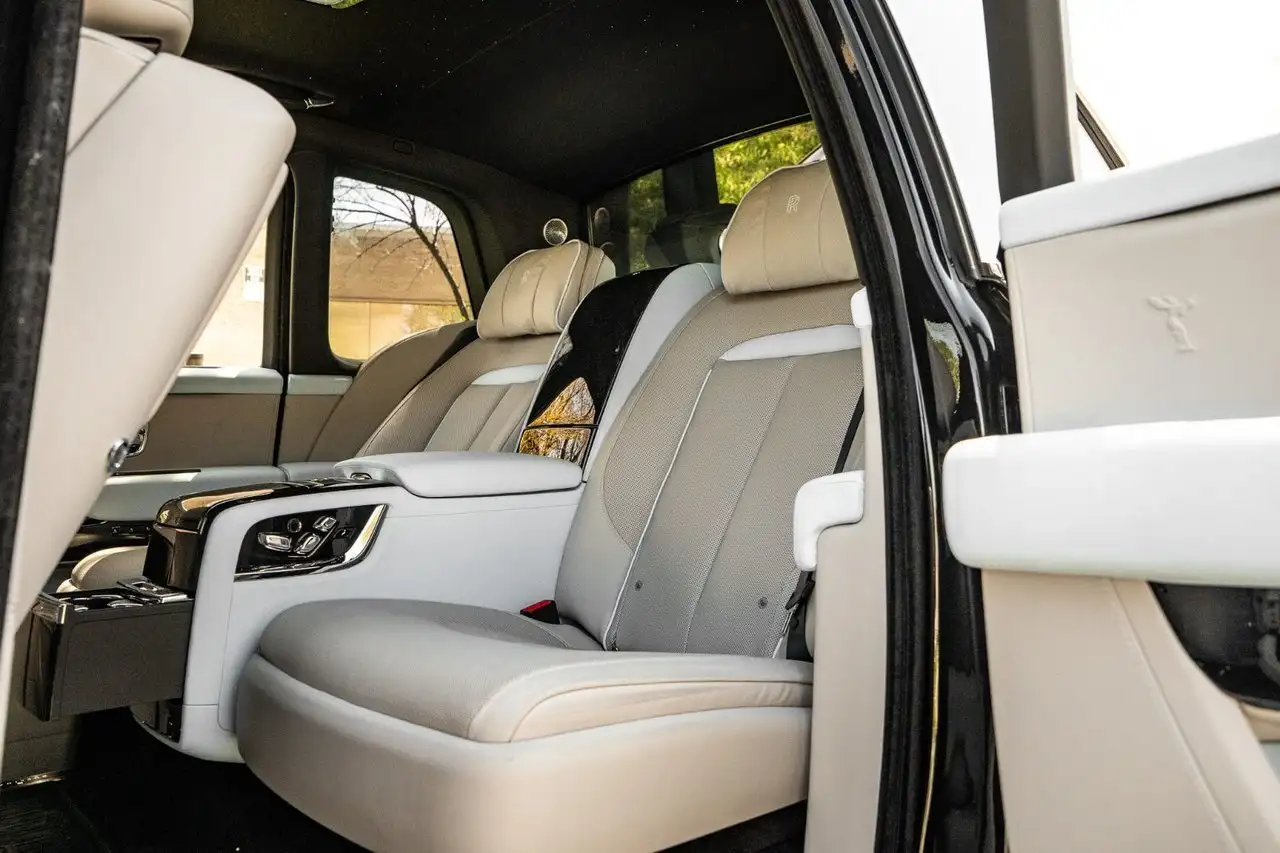 Rolls-Royce Cullinan снимка Rolls-Royce Cullinan