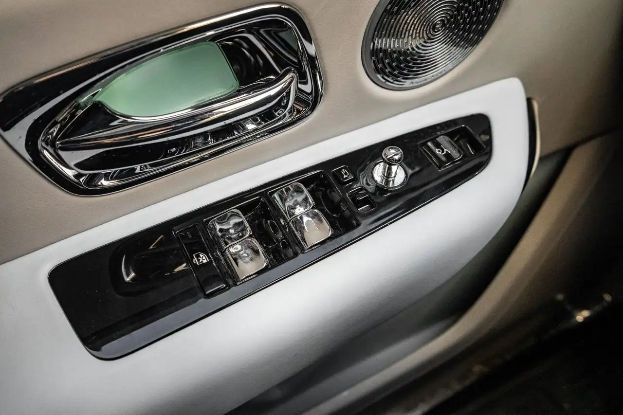 Rolls-Royce Cullinan снимка Rolls-Royce Cullinan