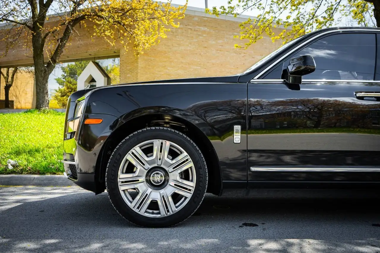 Rolls-Royce Cullinan снимка Rolls-Royce Cullinan