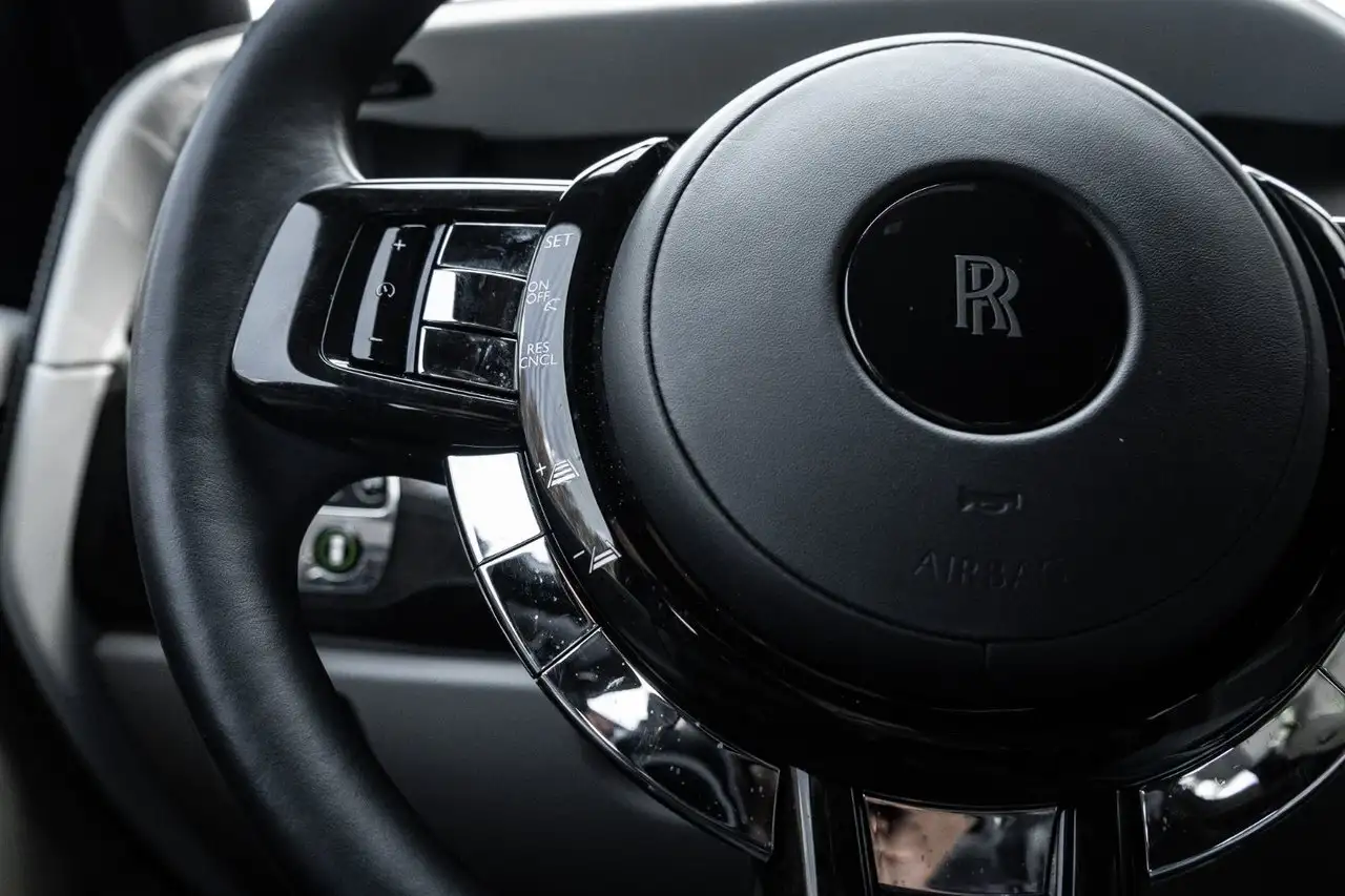Rolls-Royce Cullinan снимка Rolls-Royce Cullinan