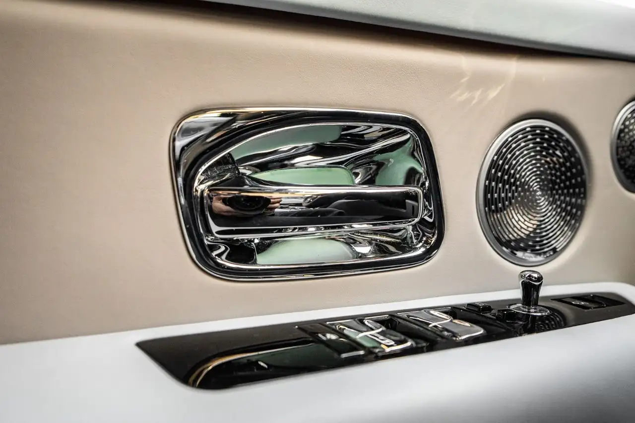 Rolls-Royce Cullinan снимка Rolls-Royce Cullinan