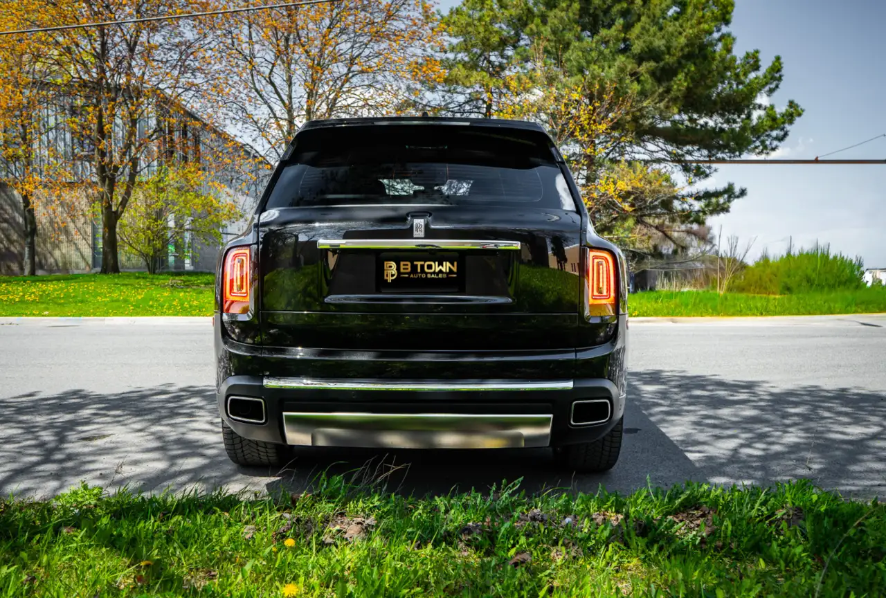 Rolls-Royce Cullinan снимка Rolls-Royce Cullinan