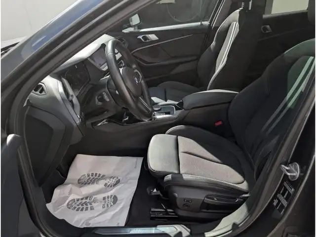 BMW 1 Series view 11
