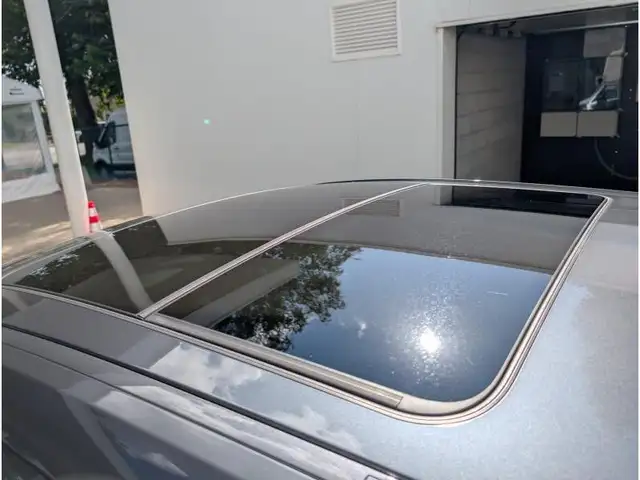 BMW 1 Series view 13