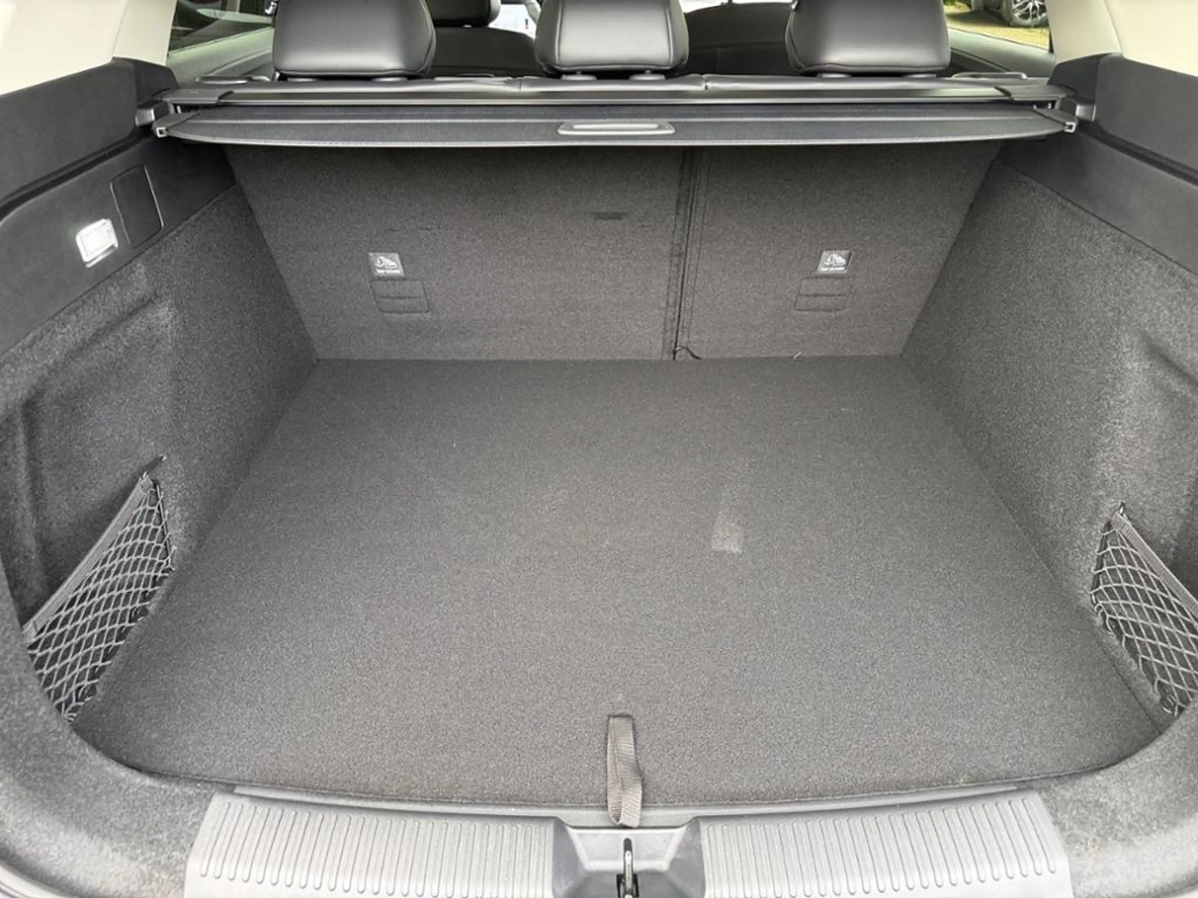 MG HS PHEV Luxury MY24 360 DISTR SPUR PDC SHZ — photo 14