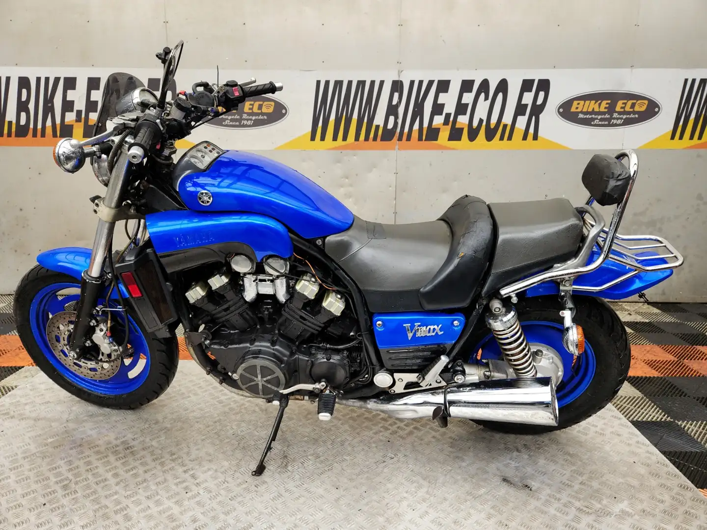 Yamaha Vmax - 2
