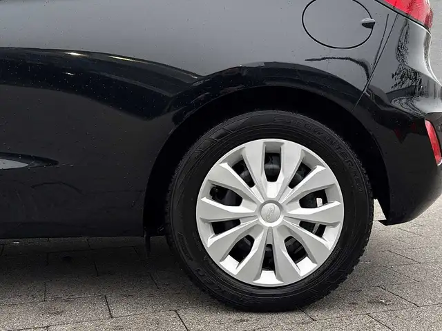 Ford Fiesta view 9
