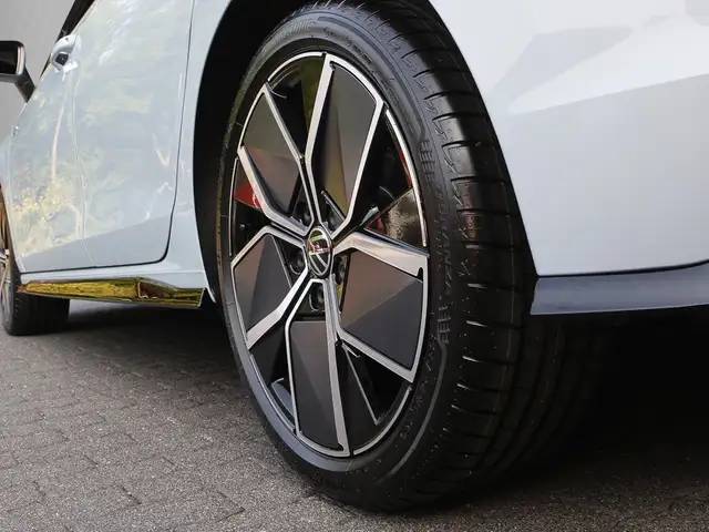 Volkswagen Golf view 5