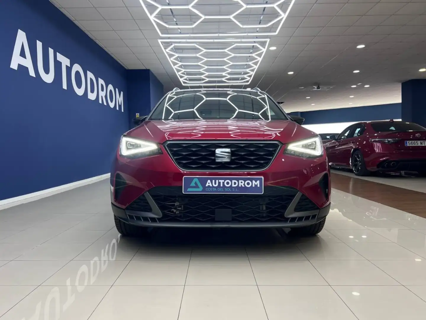 SEAT Arona 1.5 TSI S&S FR DSG7 150 Rot - 2